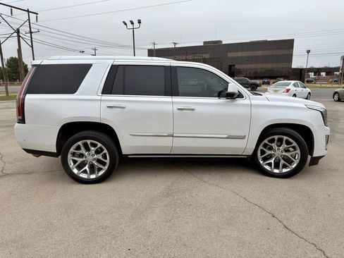 Used 2018 Cadillac Escalade Premium Luxury image 7