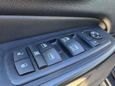 Used 2016 Jeep Cherokee Trailhawk w/ Comfort/Convenience Group image 11