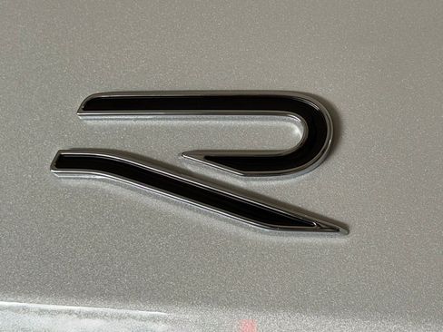 Used 2025 Volkswagen Tiguan SE R-Line AWD/4WD image 31