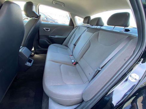 Used 2025 Kia K4 LXS image 36