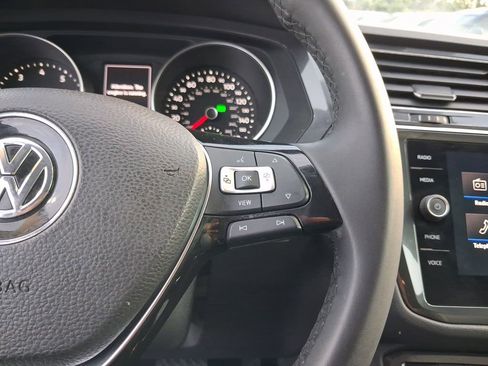 Used 2020 Volkswagen Tiguan SE FWD image 20
