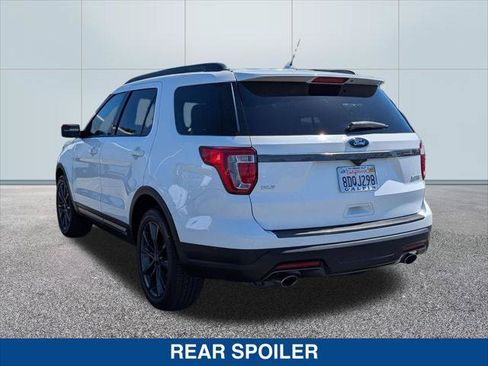 Used 2018 Ford Explorer XLT w/ Equipment Group 202A FWD image 3
