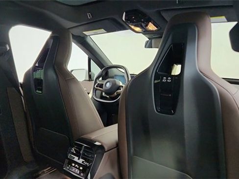 Used 2022 BMW iX xDrive50 w/ Premium Package image 26