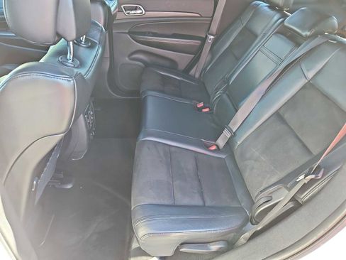 Used 2020 Jeep Grand Cherokee Altitude image 21