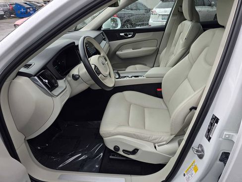 Certified 2023 Volvo XC60 T8 Plus w/ Climate Package image 20