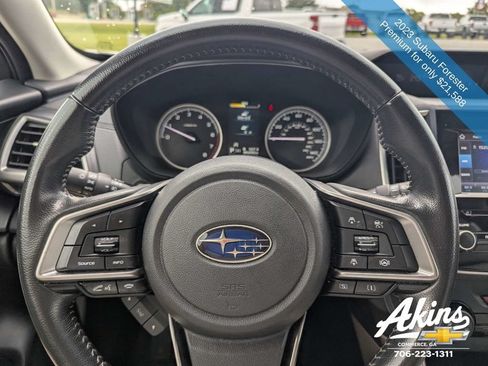 Used 2023 Subaru Forester Premium AWD/4WD image 28