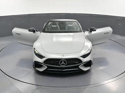 Used 2022 Mercedes-Benz SL 63 AMG 4MATIC image 36