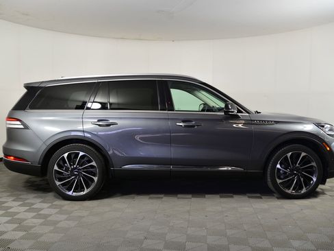 Used 2023 Lincoln Aviator Reserve w/ Equipment Group 201A image 8