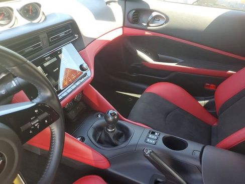Certified 2024 Nissan Z Performance w/ Floor Mat Package RWD image 17