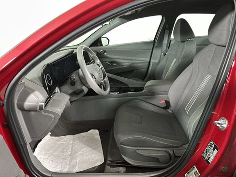 Used 2023 Hyundai Elantra SEL w/ Convenience Package FWD image 13