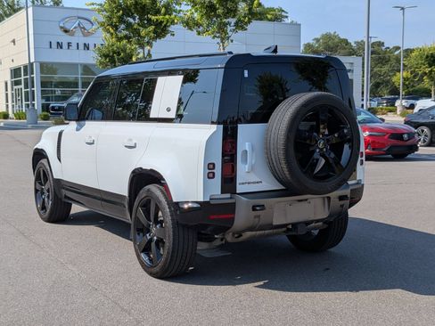 Used 2024 Land Rover Defender 110 X-Dynamic SE AWD/4WD image 5