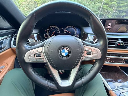 Used 2019 BMW 750i xDrive w/ Executive Package AWD/4WD image 17