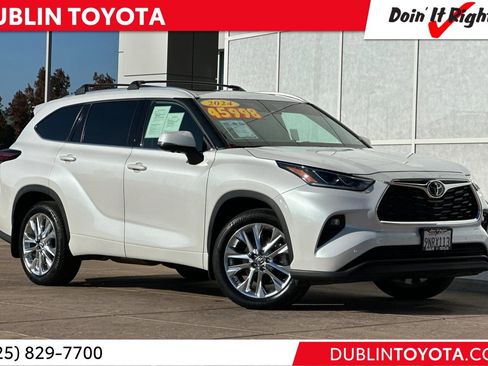 Used 2024 Toyota Highlander Limited image 1