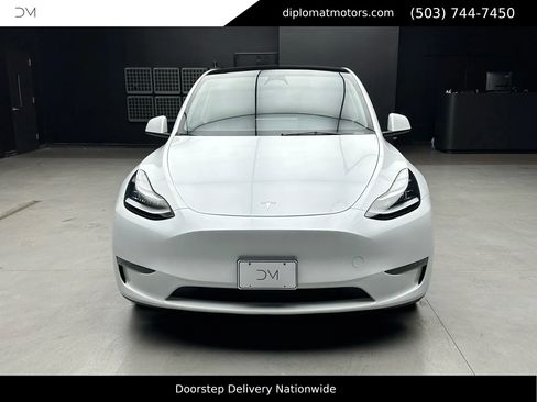 Used 2023 Tesla Model Y Long Range image 11