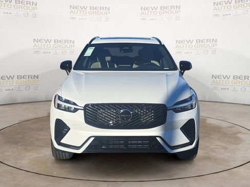 New 2026 Volvo XC60 T8 Plus w/ Protection Package Premier AWD/4WD image 8