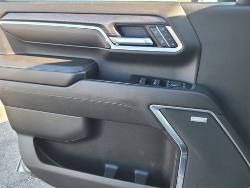 Used 2025 Chevrolet Silverado 3500 LTZ w/ LTZ Premium Package image 29