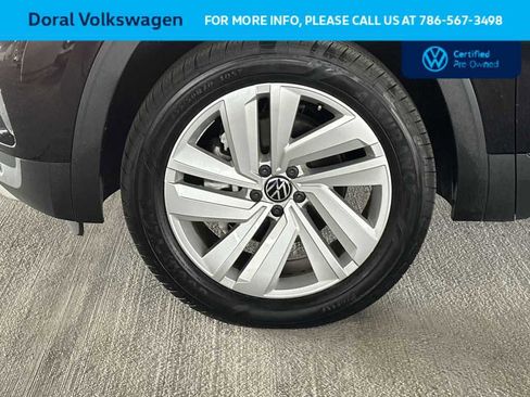 Certified 2023 Volkswagen Atlas Cross Sport SE FWD image 11