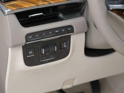 Used 2024 Cadillac Escalade Sport Platinum w/ LPO, ONYX Package image 69