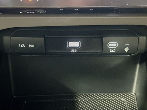 Used 2023 Kia Niro Wave FWD image 26