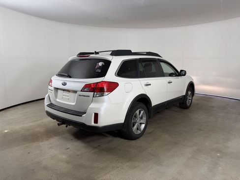 Used 2013 Subaru Outback 2.5i Limited w/ Special Appearance Pkg AWD/4WD image 7