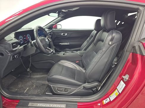 Used 2025 Ford Mustang GT Premium RWD image 2