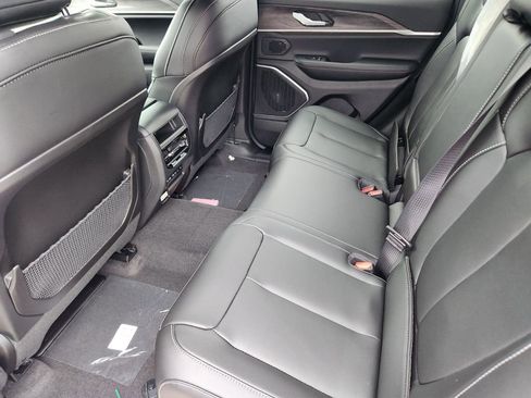 New 2026 Jeep Grand Cherokee Limited AWD/4WD image 19