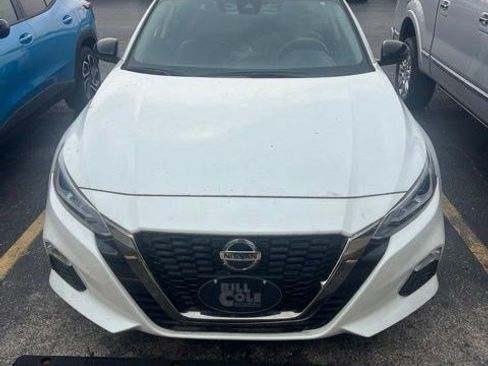 Used 2022 Nissan Altima 2.5 SR FWD image 2