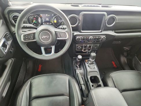 Used 2023 Jeep Wrangler Unlimited Sahara w/ Cold Weather Group AWD/4WD image 10