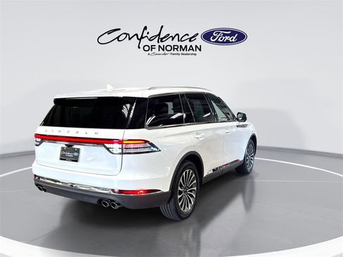 Used 2024 Lincoln Aviator Reserve image 8