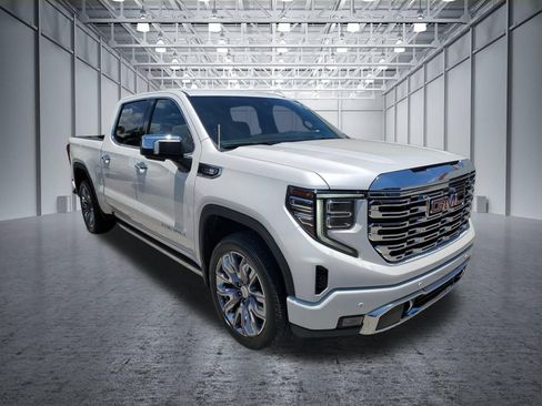 Used 2023 GMC Sierra 1500 Denali w/ Denali Reserve Package AWD/4WD image 2