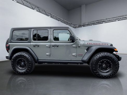 Used 2020 Jeep Wrangler Unlimited Rubicon w/ LED Lighting Group AWD/4WD image 3