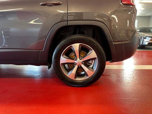 Used 2022 Jeep Cherokee Limited AWD/4WD image 29