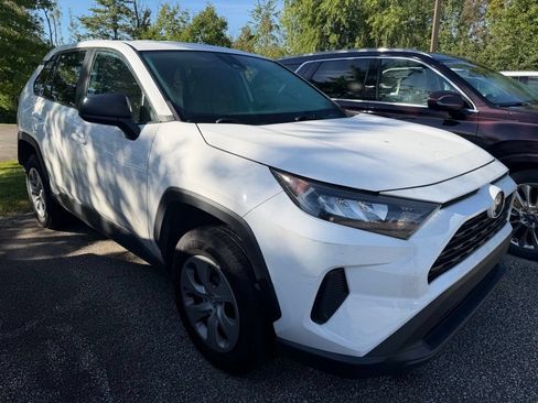 Used 2022 Toyota RAV4 LE AWD/4WD image 3
