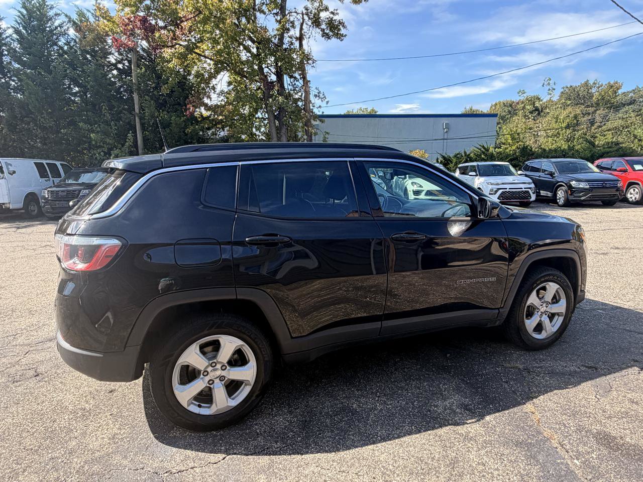 Used 2020 Jeep Compass Latitude w/ Cold Weather Group AWD/4WD image 8