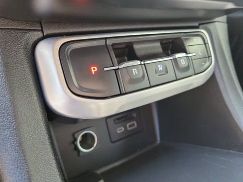 Used 2023 GMC Acadia SLT FWD image 27