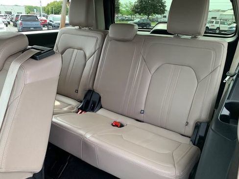 Used 2024 Ford Expedition Max Limited AWD/4WD image 18
