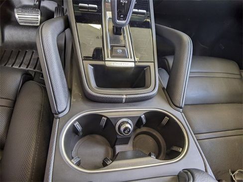 Used 2019 Porsche Cayenne S image 19