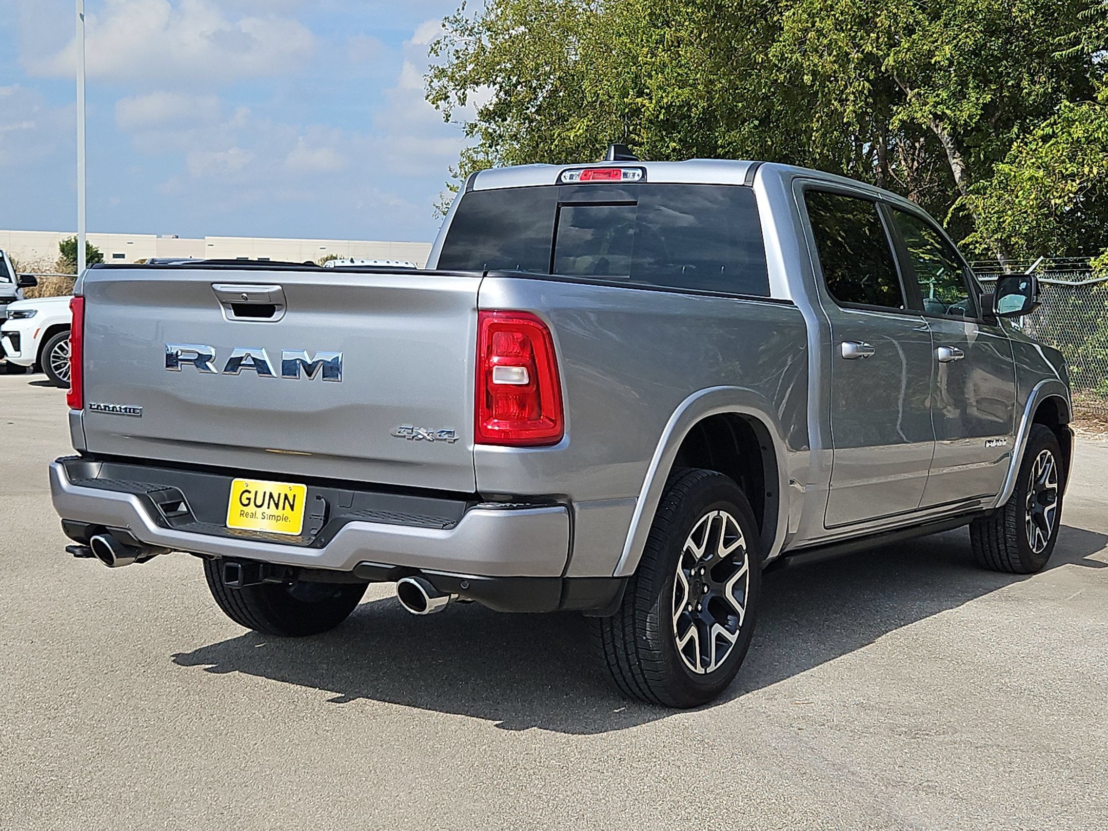 Used 2025 RAM 1500 Laramie w/ Laramie Southwest Edition AWD/4WD image 3