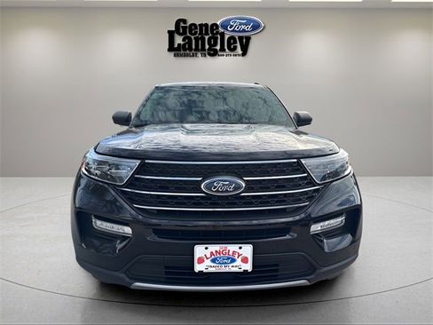 Used 2023 Ford Explorer XLT w/ Equipment Group 202A image 2