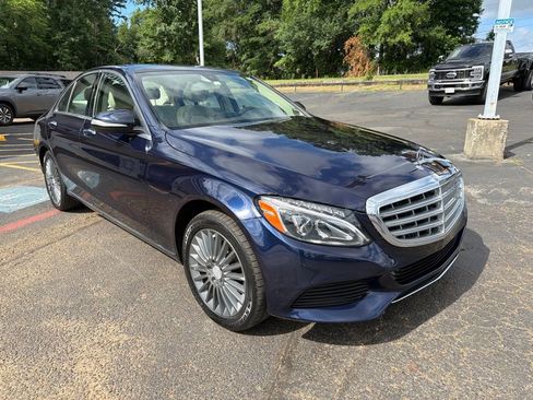 Used 2015 Mercedes-Benz C 300 4MATIC Sedan image 4