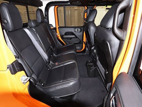 Used 2025 Jeep Gladiator Sport image 17