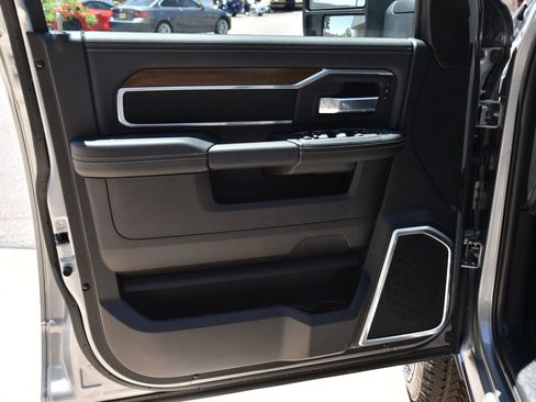 Used 2024 RAM 2500 Laramie AWD/4WD image 12