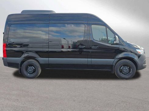 Used 2025 Mercedes-Benz Sprinter 2500 image 2