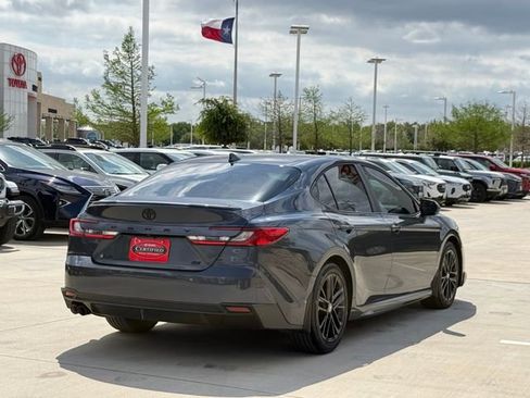 Used 2026 Toyota Camry SE w/ Convenience Package FWD image 5