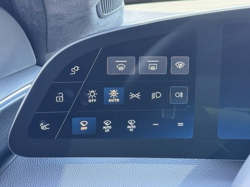 Used 2024 Lucid Air Touring image 33