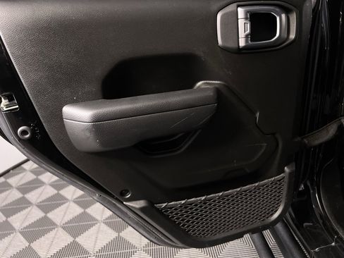 Certified 2023 Jeep Gladiator Willys image 25