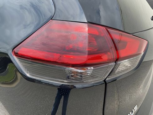 Used 2019 Nissan Rogue SL w/ Premium Package FWD image 26