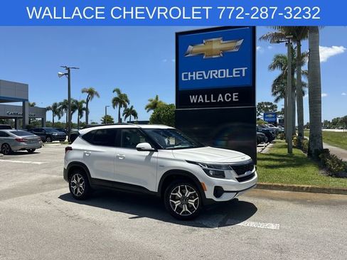 Used 2022 Kia Seltos EX AWD/4WD image 1