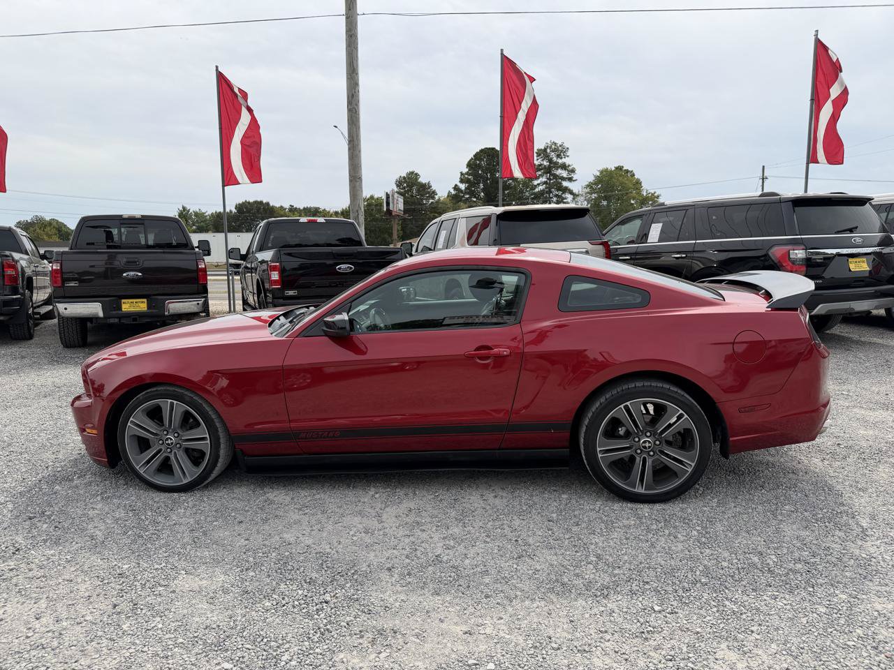 Used 2013 Ford Mustang Coupe w/ V6 Performance Pkg RWD image 17