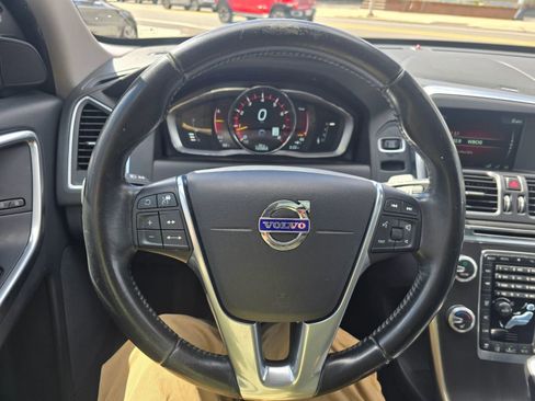 Used 2016 Volvo XC60 T5 Platinum AWD/4WD image 22